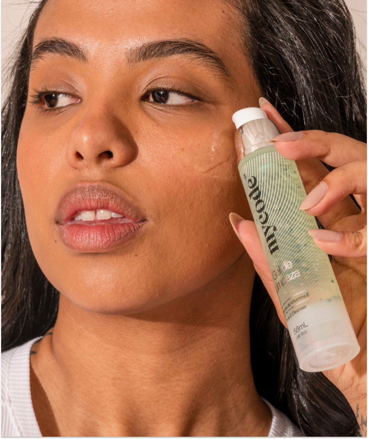 GEL DE LIMPEZA COM ESFERAS DE VIT-E